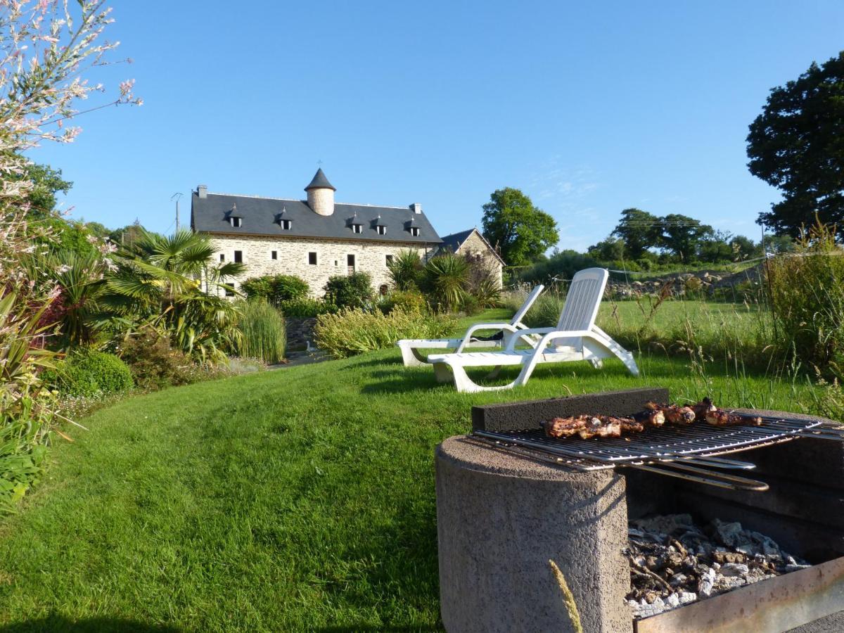 Gite De Caractere Lopérec Exteriör bild