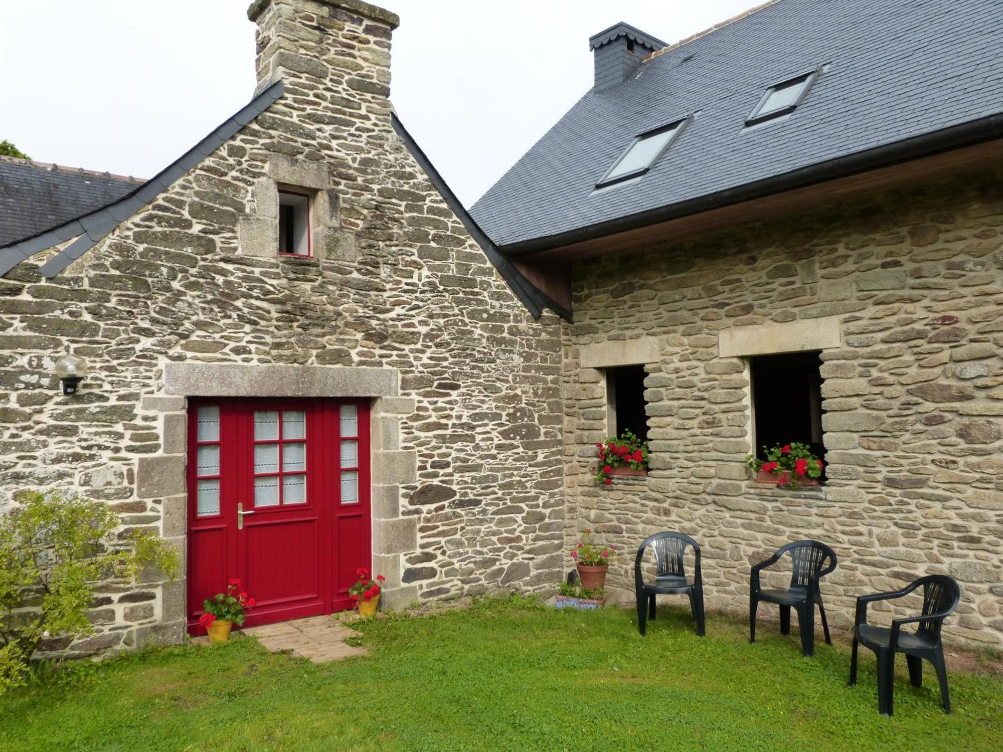 Gite De Caractere Lopérec Exteriör bild
